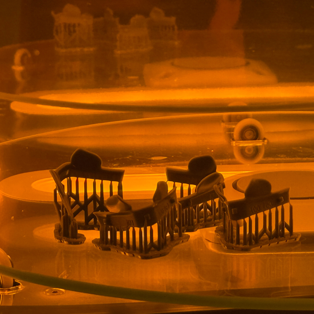 SLA-3D-Druck in der Brillenfertigung: Wie wir Brillen erstellen, die perfekt zu Ihnen passen